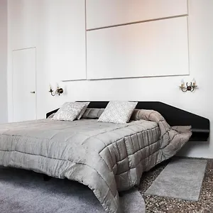 https://ca-mascaron.hotelinveneto.com